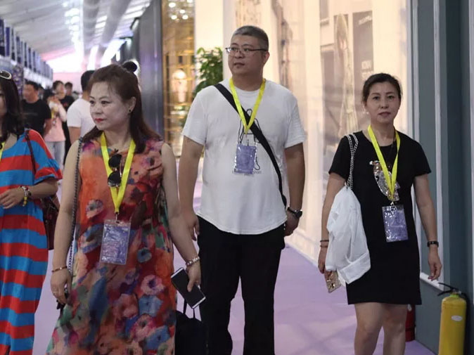 6966集团-不凡成就非凡,相信品牌的力量